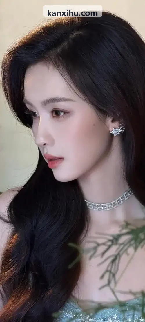 J9集团（china）公司官网机场接送车队停靠航站楼出发层